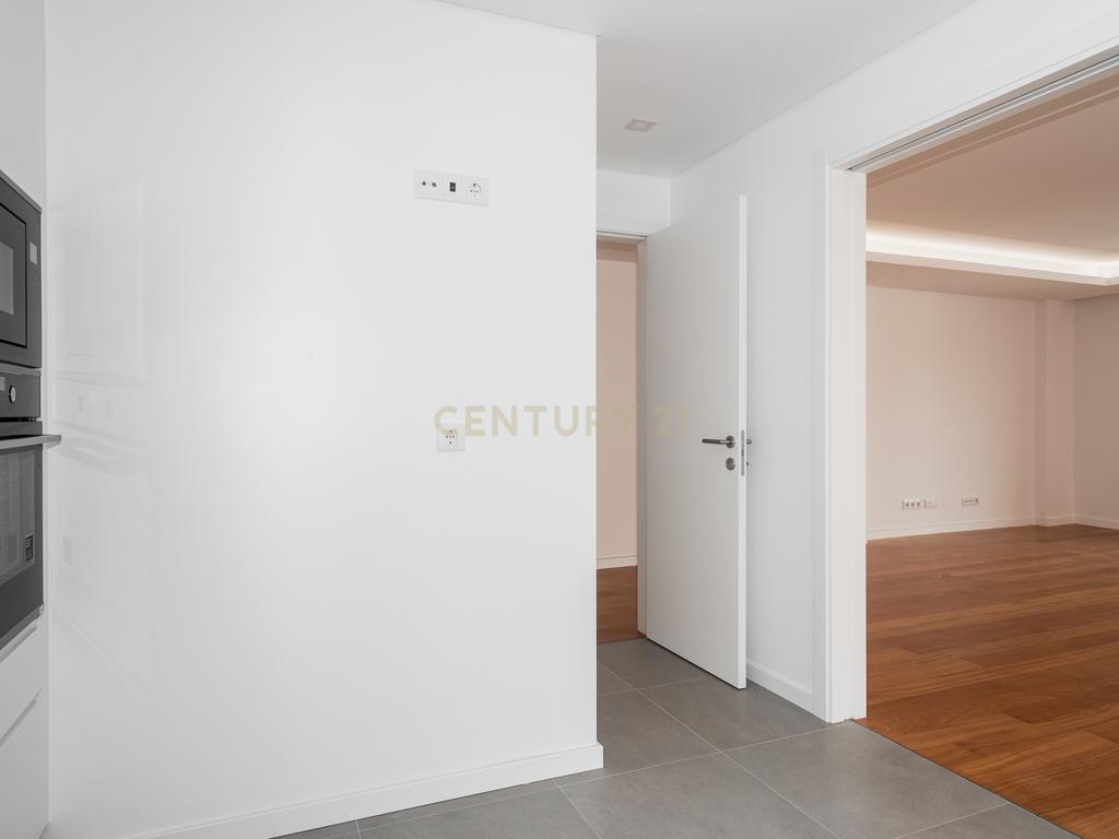 Apartamento T3 a estrear - Centro de Lisboa - Image 10